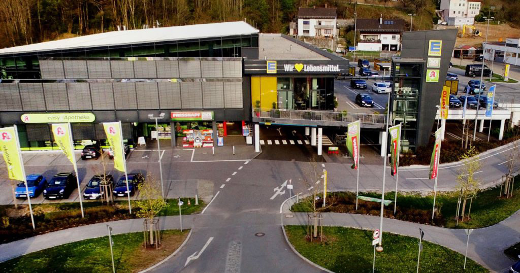 Außenansicht Fachmarktzentrum in Deggendorf im Steinbruchweg